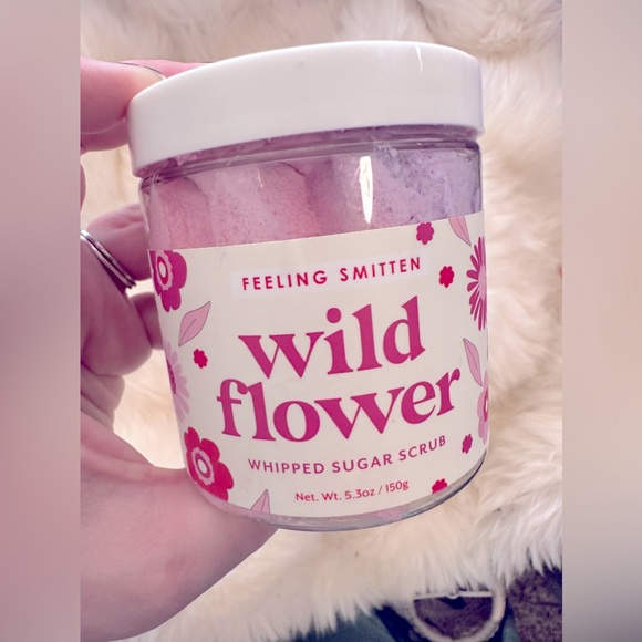 [FREE GIFT w/Purchase of $38®️more] Wild Flowers Bath & Body Whipped Body Scrub - Picture 4 of 10